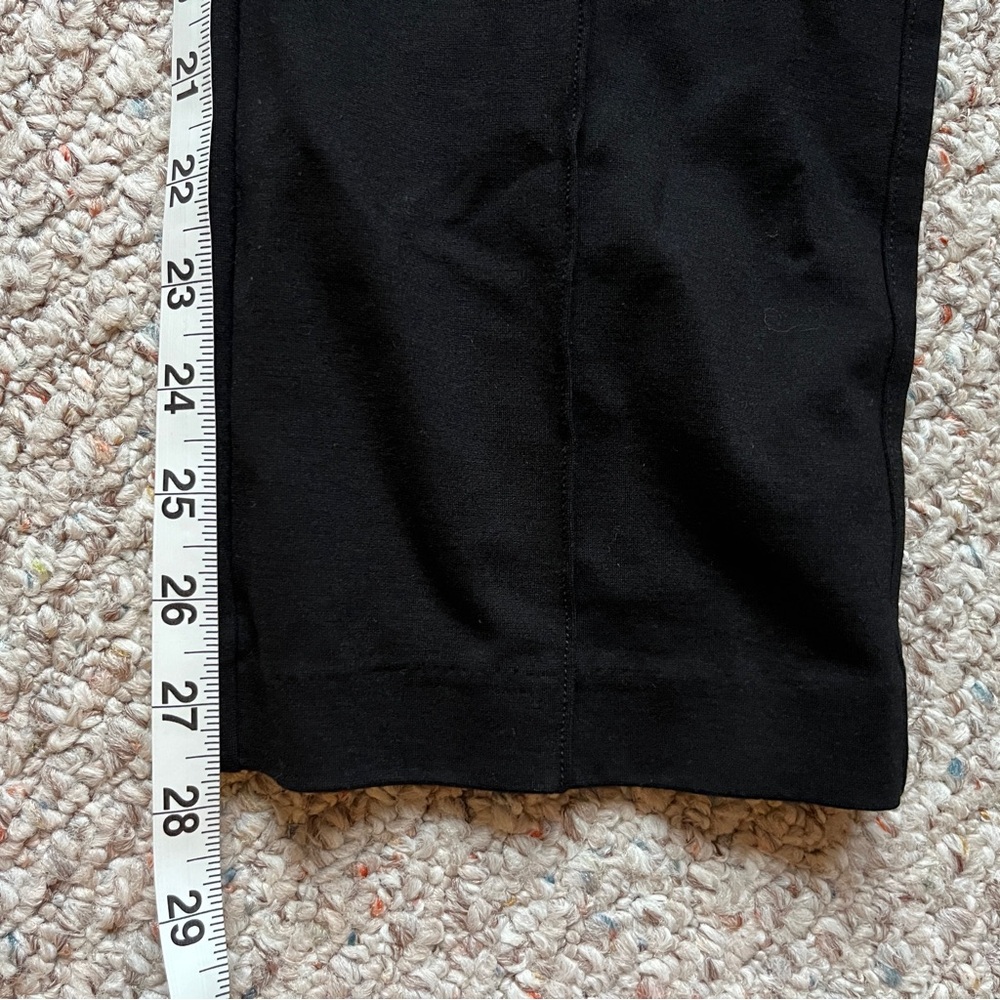 Banana Republic black ponte pant pull on stretch women’s size large flaw - Picture 4 of 6